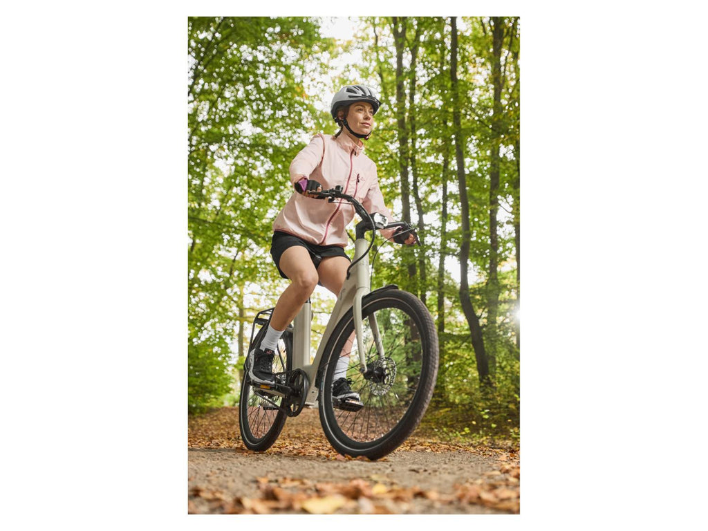 Casque de vélo avec feu arrière