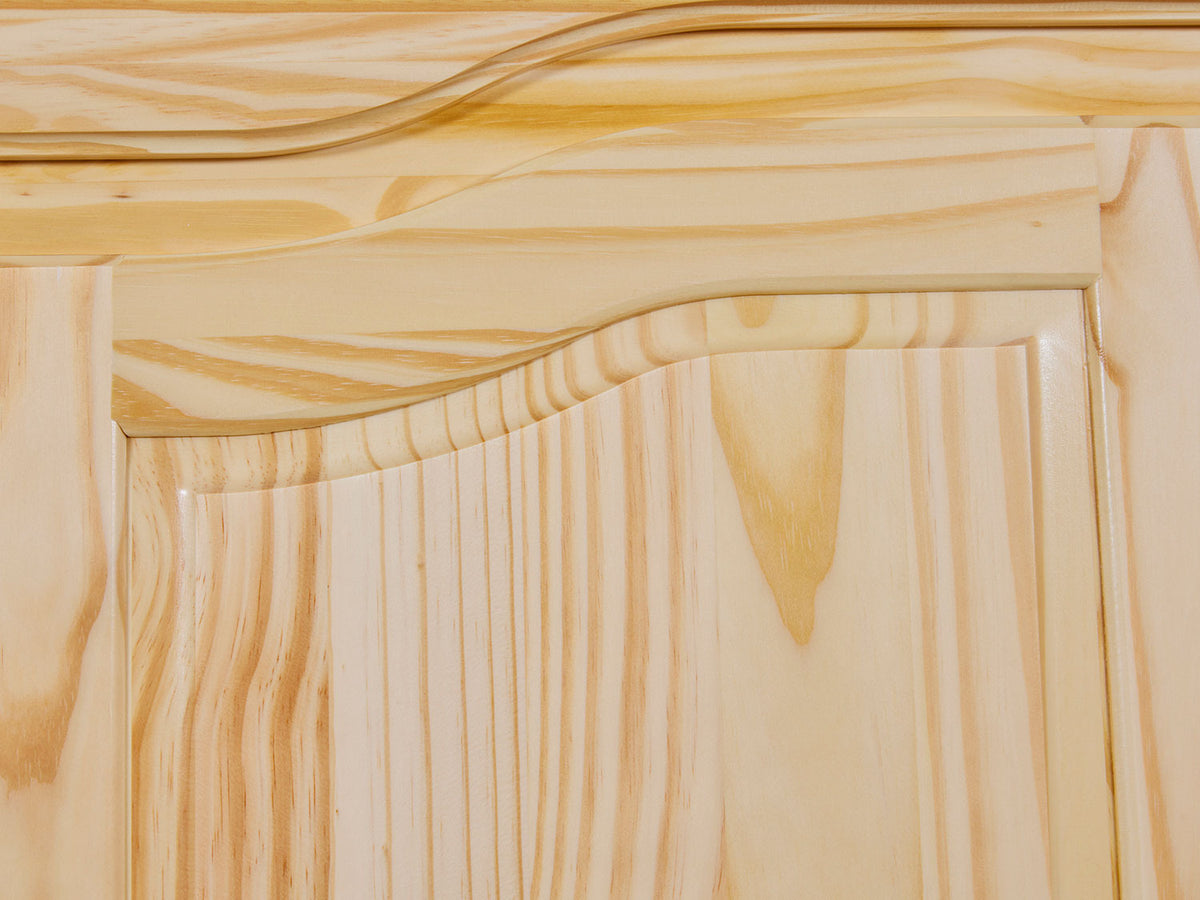 Armoire en bois massif