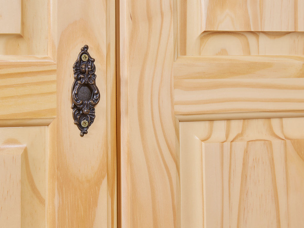 Armoire en bois massif