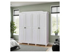 Armoire en bois massif