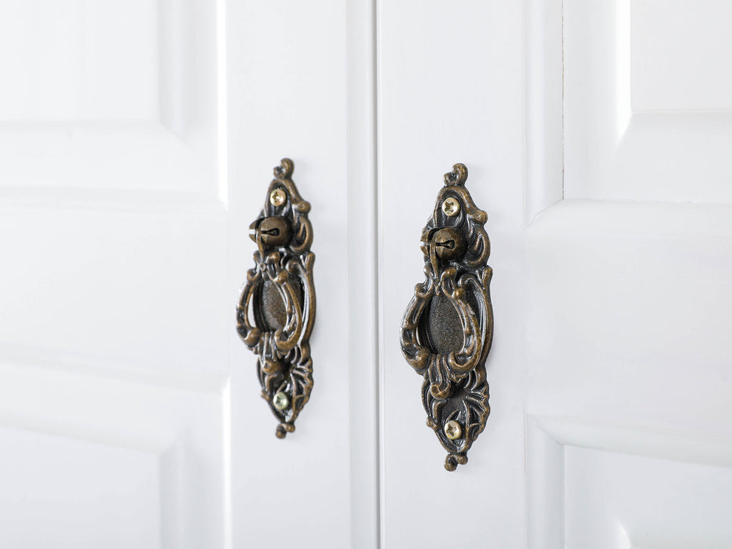 Armoire en bois massif