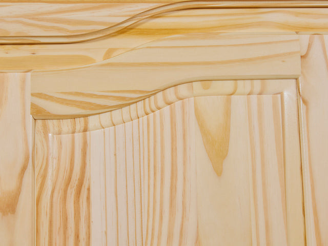 Armoire en bois massif