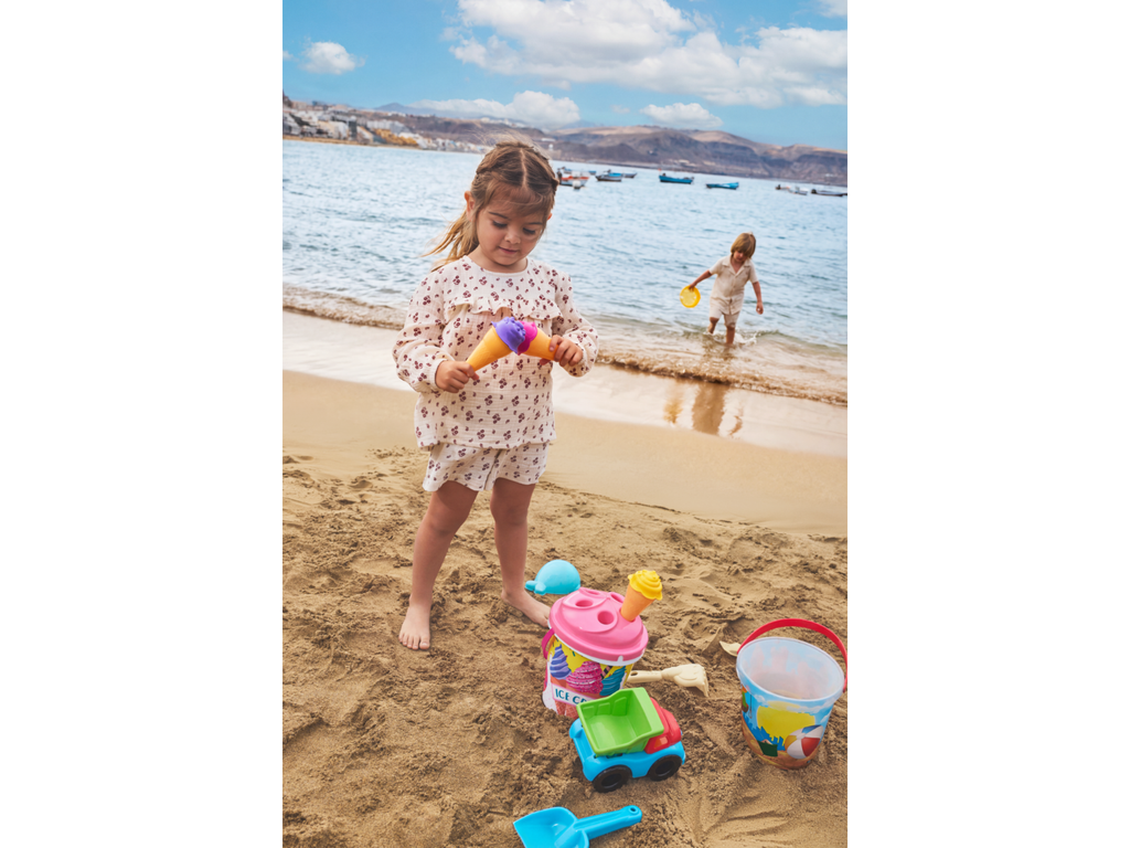 Jouets de plage avec seau
