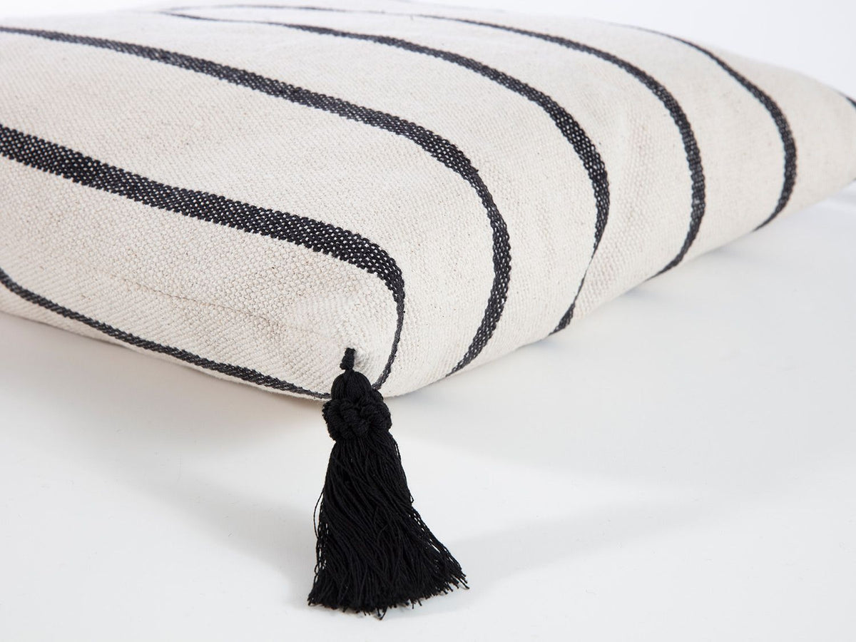 Housse de coussin « OYO », 40 x 40 cm, avec pompons