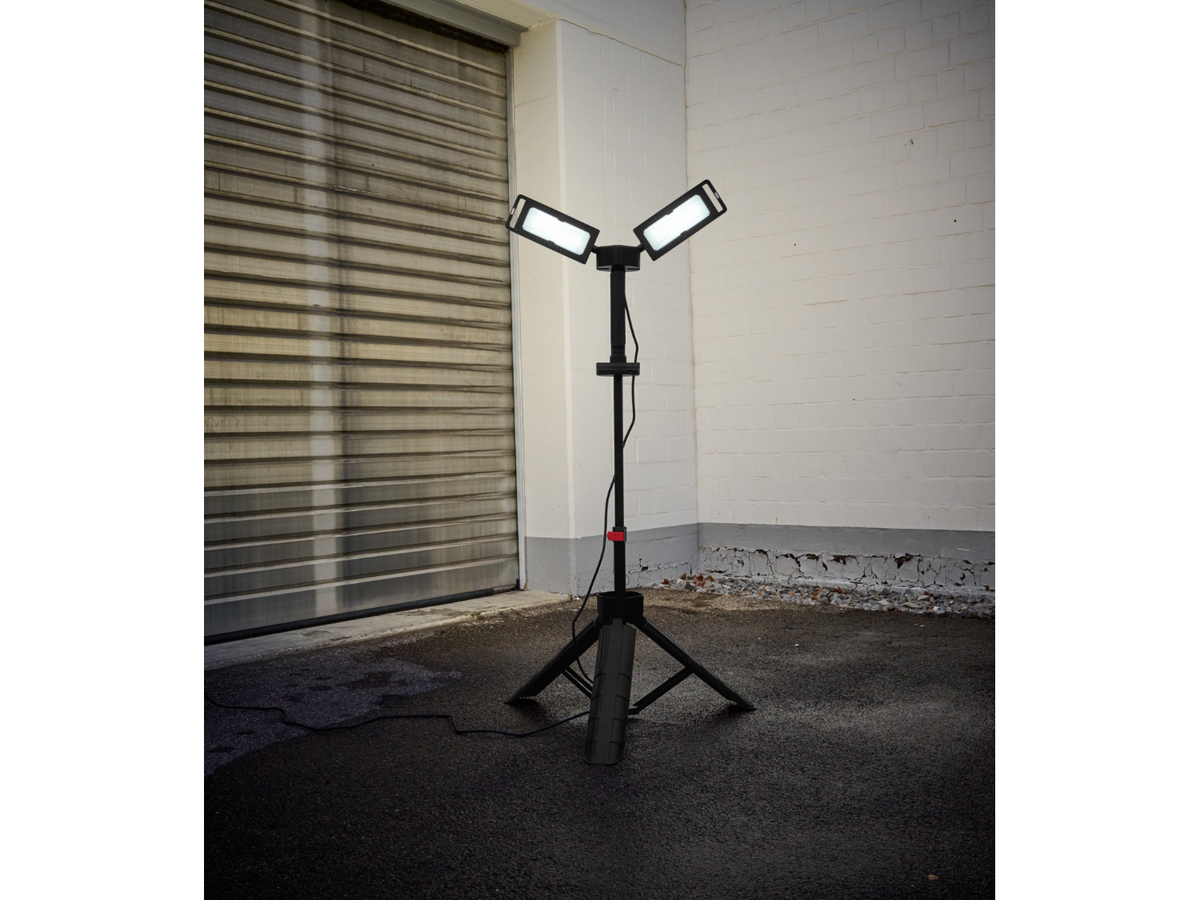 Projecteur de chantier LED avec trépied