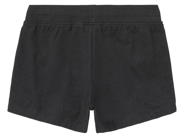 Short fille