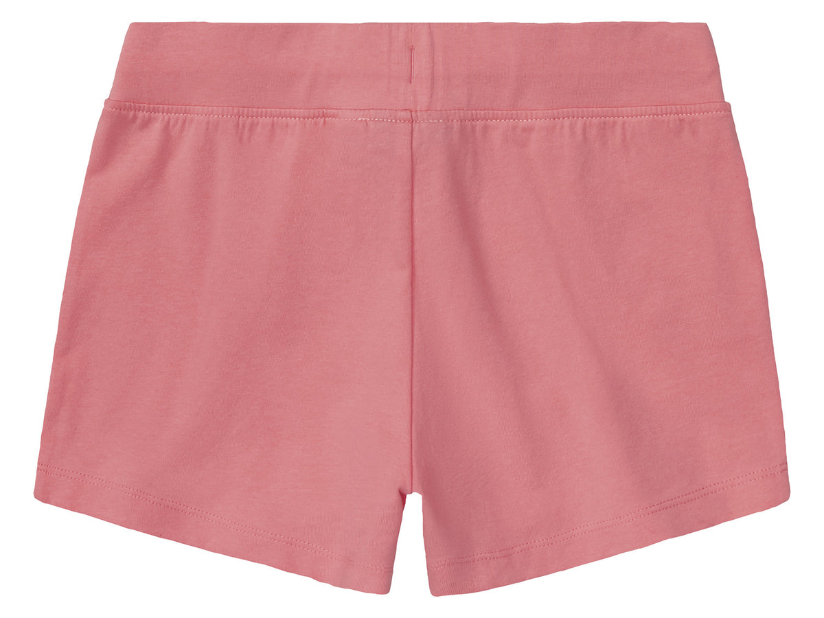 Short fille